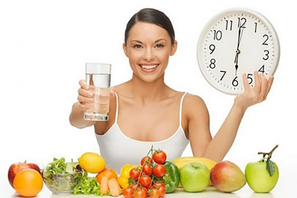 Chế độ ăn uống và tập luyện mỗi sẽ giúp khí huyết lưu thông, hệ tiêu hóa làm việc hiệu quả hơn và tăng cường sức khỏe