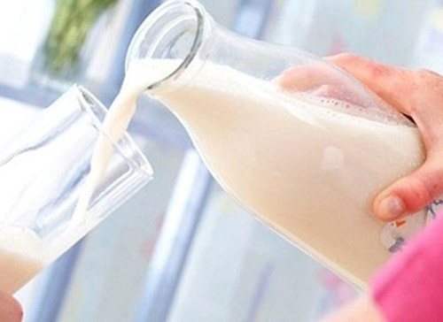 Những điều cấm kỵ trong việc pha sữa cho con trẻ