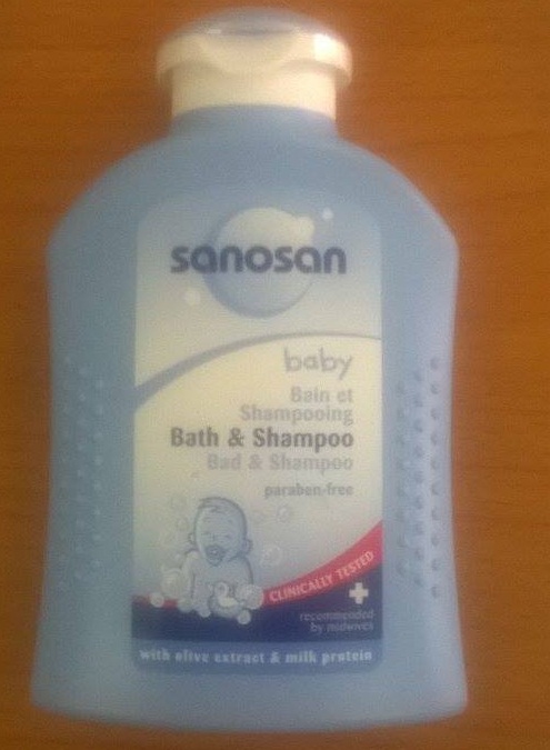 Tắm và gội cho bé Sanosan
