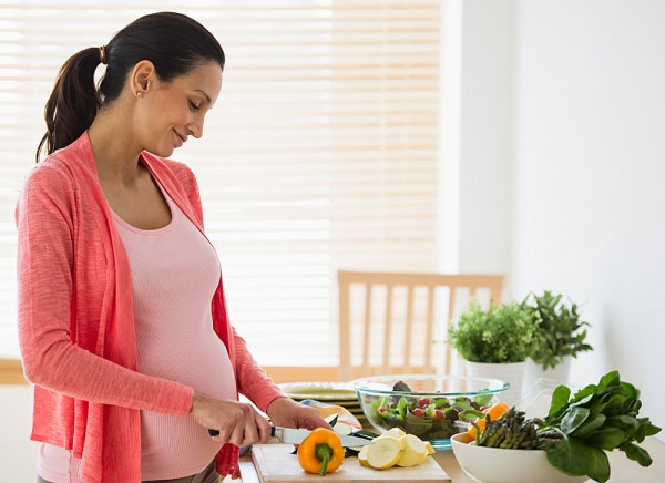  Những dưỡng chất cần thiết trong 3 tháng đầu thai kỳ