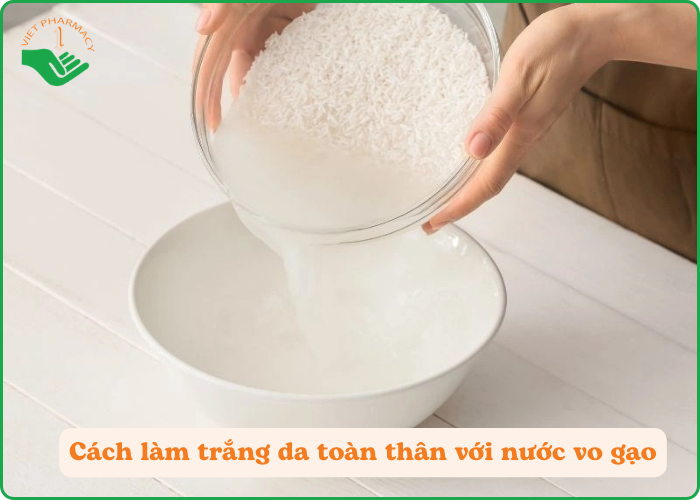  Thành phần vitamin B trong nước vo gạo mang đến tác dụng giữ ẩm và làm trắng da