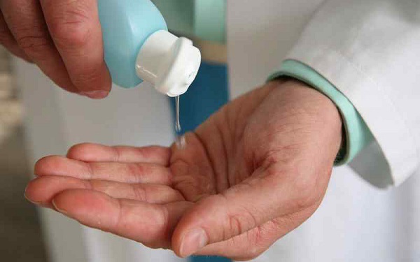 Lựa chọn loại nước rửa tay nào để phòng tránh virus Corona hiệu quả?