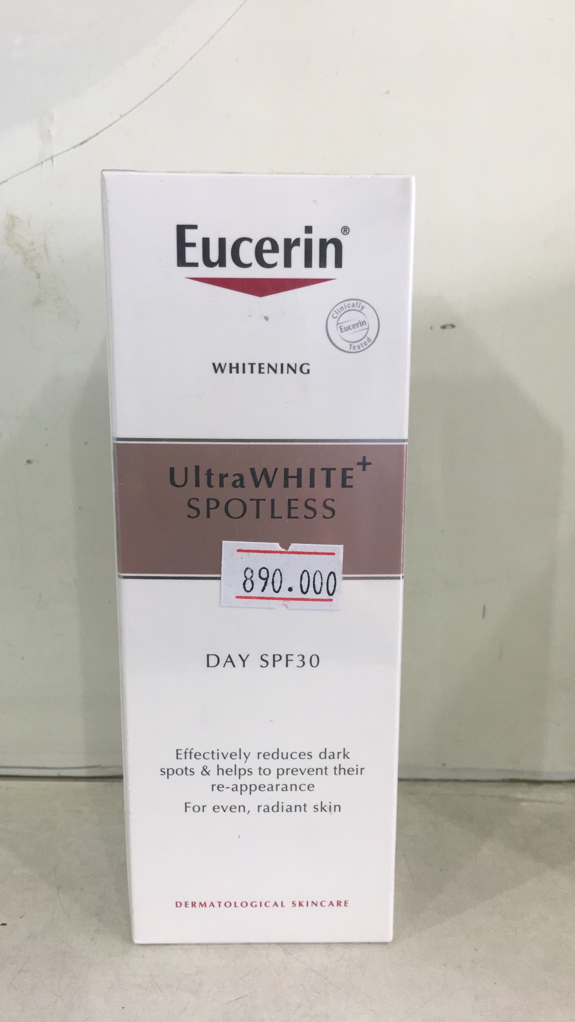 Kem dưỡng trắng da ban ngày Eucerin Ultrawhite+ Spotless Day SPF 30