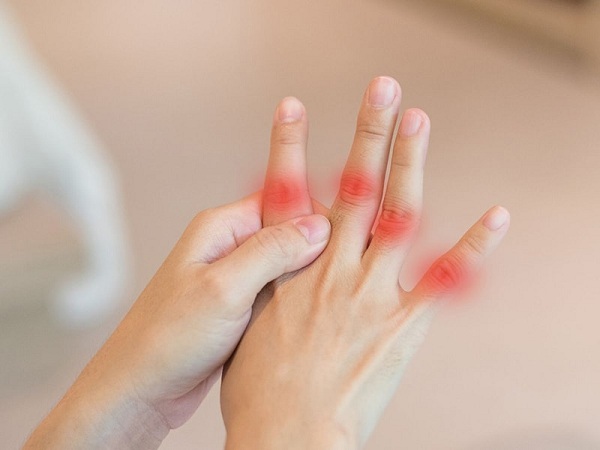 cách chữa đau khớp ngón tay giữa