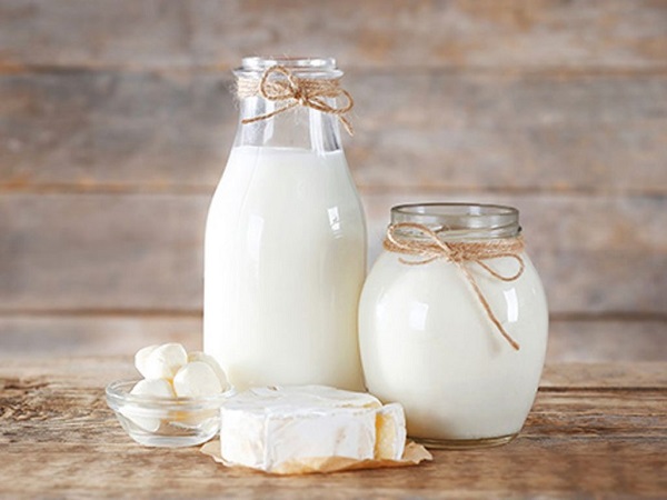 Uống sau bữa ăn, cùng một cốc sữa là cách giúp cơ thể hấp thu tốt tinh dầu hoa anh thảo
