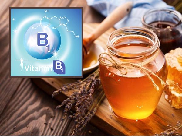 Phối hợp vitamin B1 và mật ong giúp dưỡng ẩm, kháng viêm mang lại làn da trắng mịn