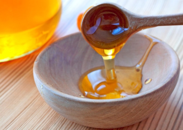Đặc tính kháng viêm và chống oxy hoá của mật ong giúp trị sẹo hiệu quả