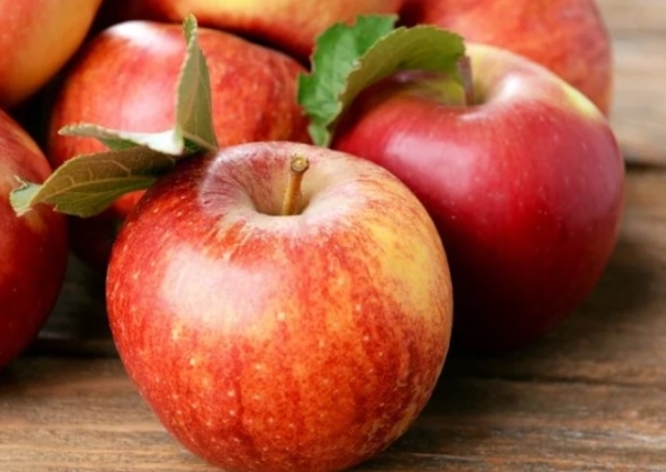 Một quả táo chứa bao nhiêu calo
