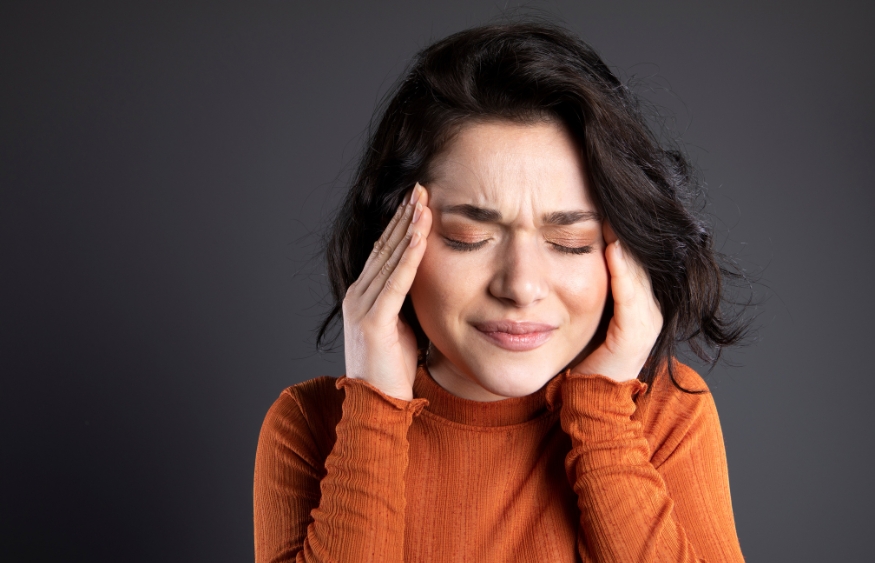 Nhức đầu thường xuyên có thể do rối loạn nội tiết