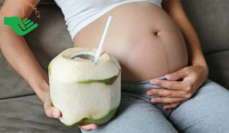 Nước dừa đem lại rất nhiều lợi ích cho mẹ bầu và thai nhi