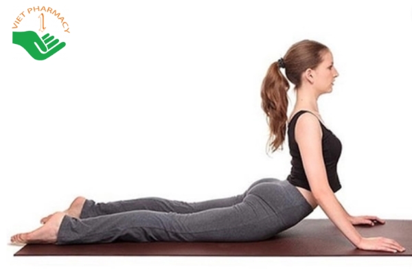 Bài tập yoga tư thế rắn hổ mang